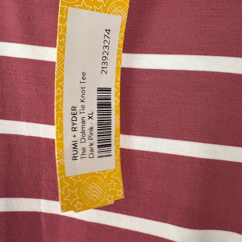 NWT Rumi & Ryder short sleeve tie front top. Relaxed fit. Size XL. Stitch Fix